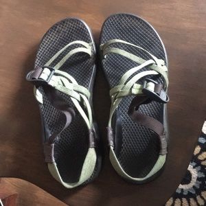 Green chacos